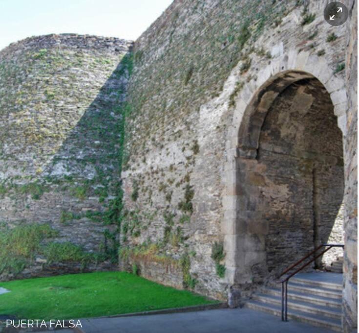 Atico Isabel, Diseno Y Calidez Junto A La Muralla Romana Lugo Exterior foto